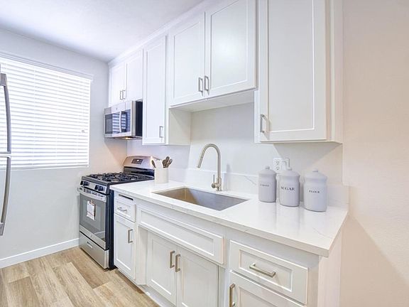 3rd image of 20927 Amie Ave #2
