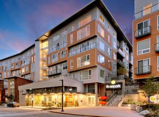 15803 Bear Creek Pkwy UNIT E-411, Redmond, WA 98052