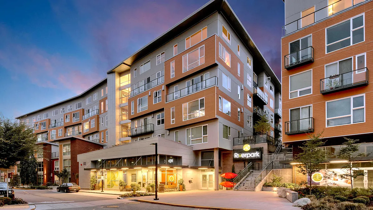 Riverpark Apartments Building - 15803 Bear Creek Pkwy