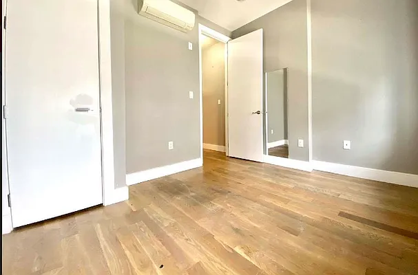 Rented by Safdie Realty Group | media 33