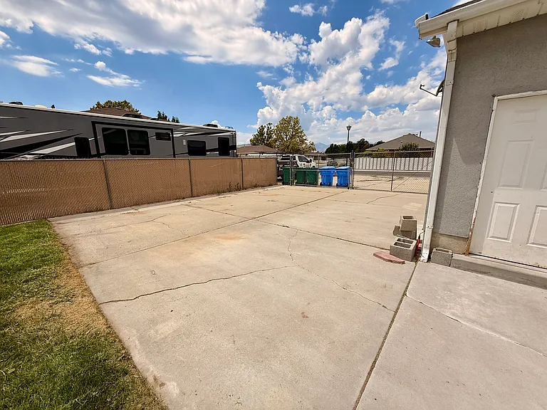 12397 S 3240 W — Photo 11