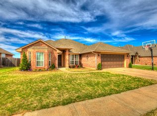 11233 NW 102nd St, Yukon, OK 73099