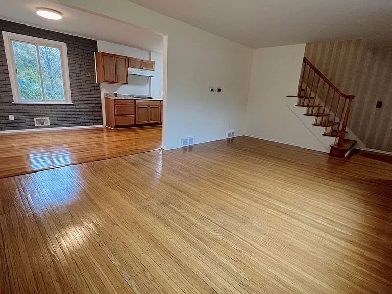 2450 Culver Rd — Photo 6