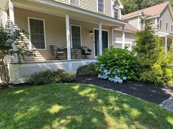 108 Mary Batchelder Rd #C, Hampton, NH 03842