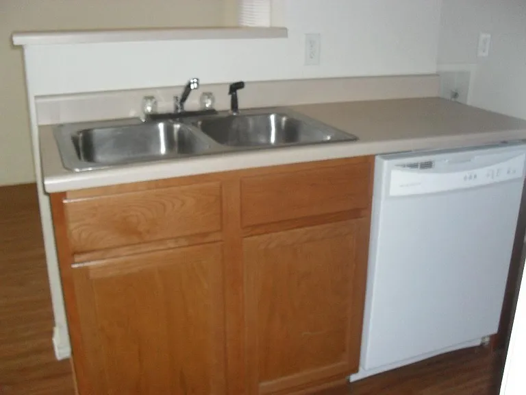 304 Creek St #D — Photo 5