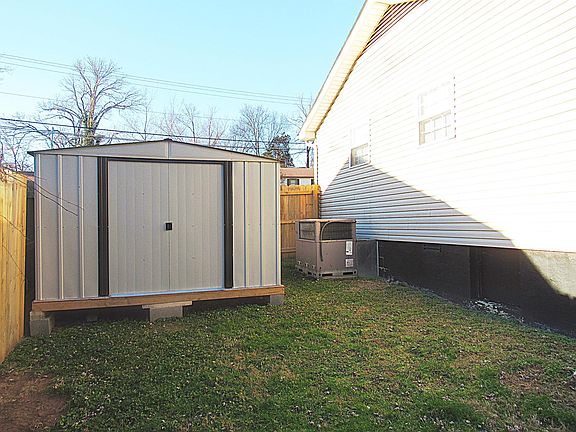 5th image of 3700 Vienna Dr