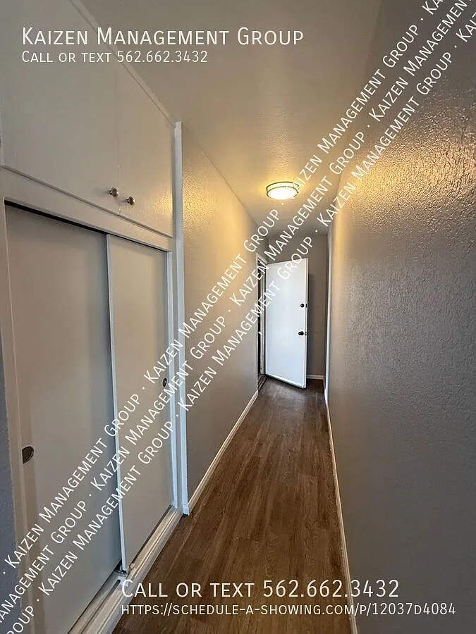 Spacious Upstairs One Bedroom with Hardwood Floors & Parking available — Photo 3