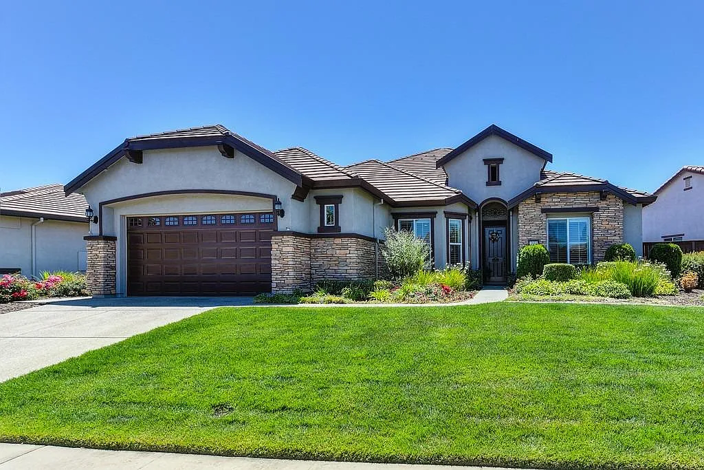 2041 Brixham Dr photo 1