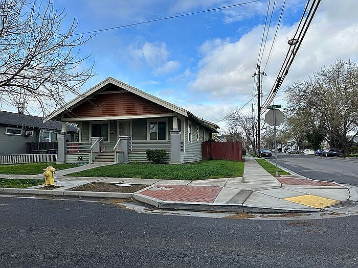 1st image of 1143 Bessie Ave