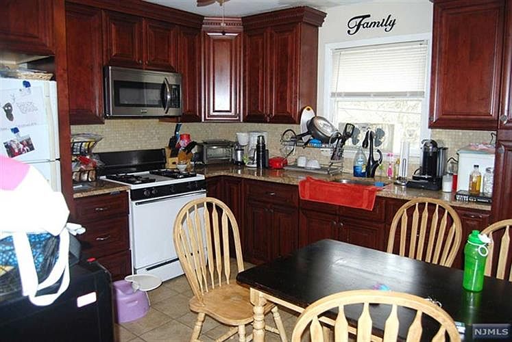 2nd image of 121 Saint Joseph Blvd