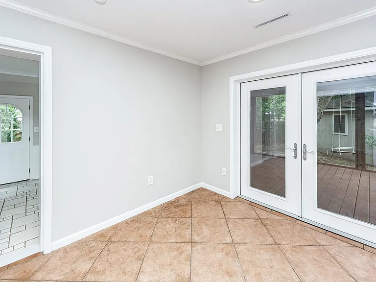 838 Fred St — Photo 59