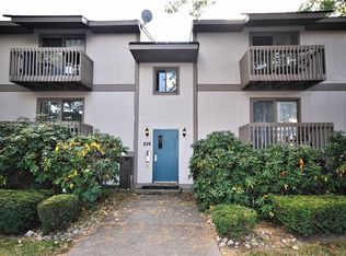 329 Ridge Point Cir APT 23, Bridgeville, PA 15017