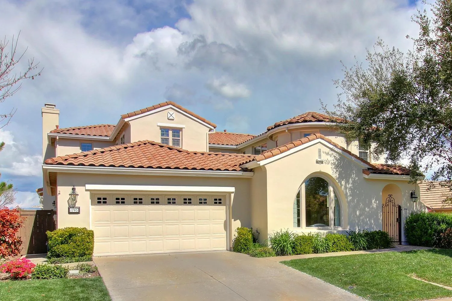 1746 Terracina Dr photo 1