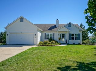 N7812 Maple Ridge Rd, Oconomowoc, WI 53066
