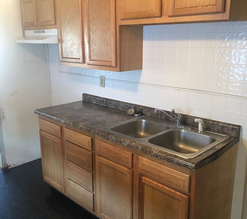 2nd image of 2019 Ravenswood Dr