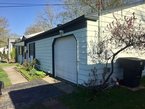 4th image of 3293 Tod Ave NW