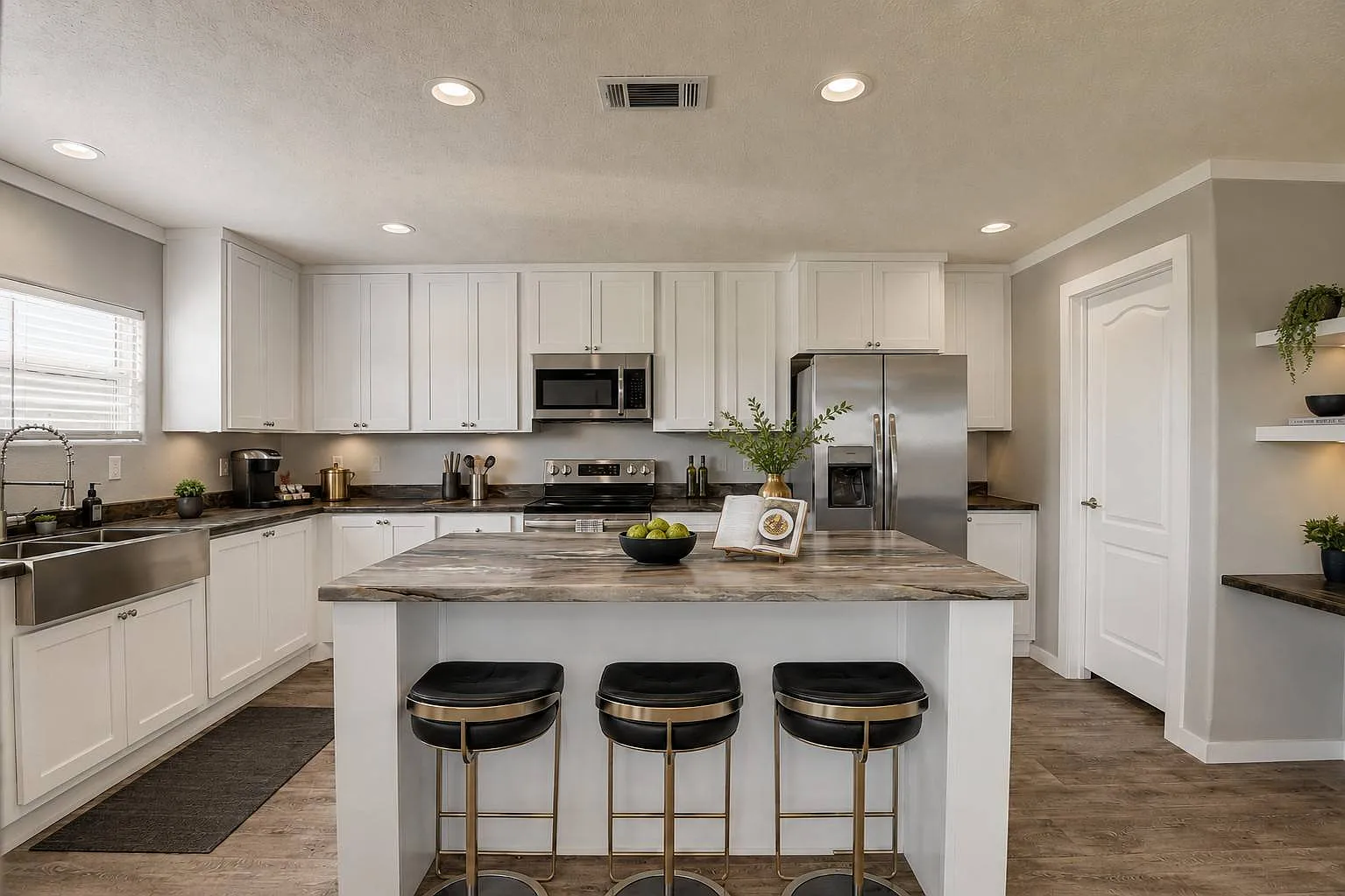 3 bed, 2.0 bath, 1904 sqft, $2,970 — Photo 1