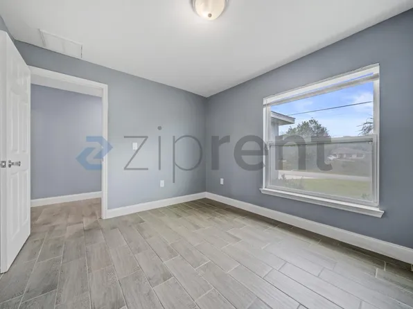 117 Pine Ln, Lehigh Acres, FL 33973