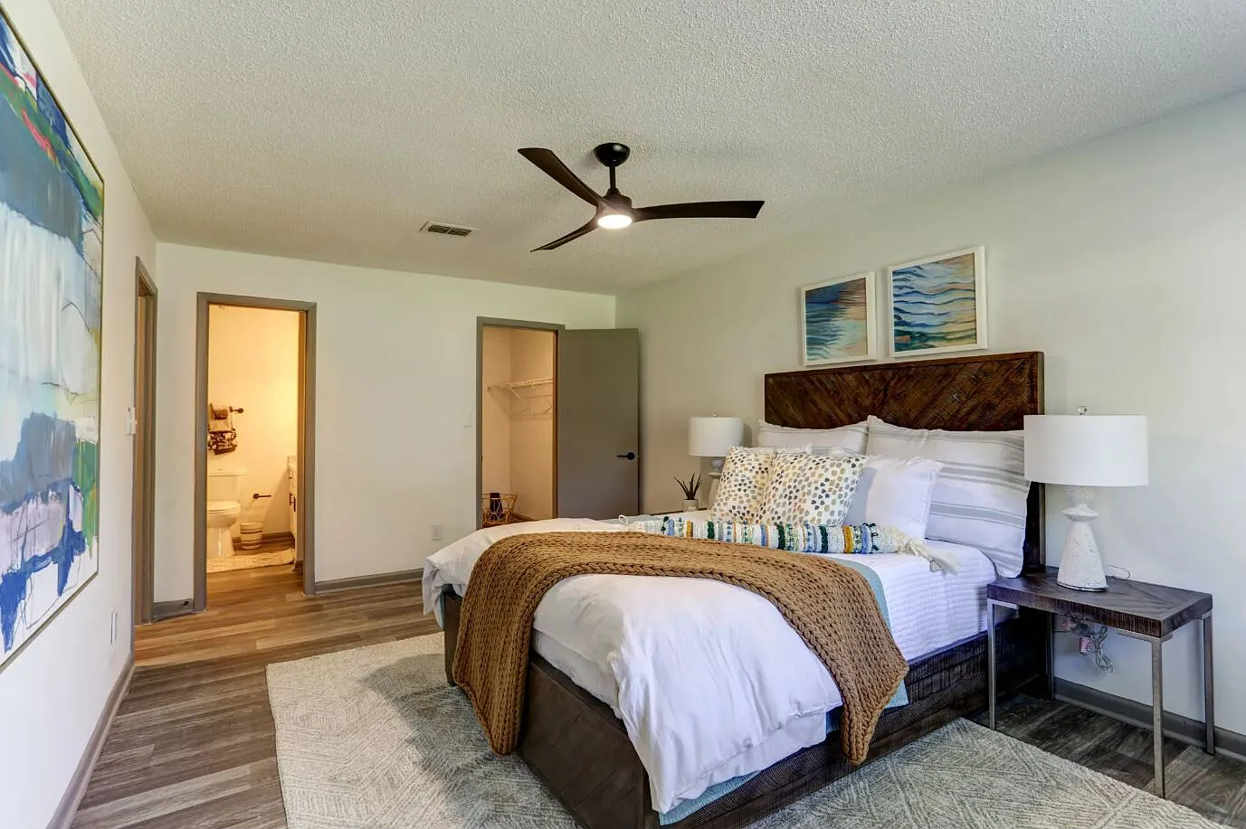 The Oakley Apartments — Photo 1