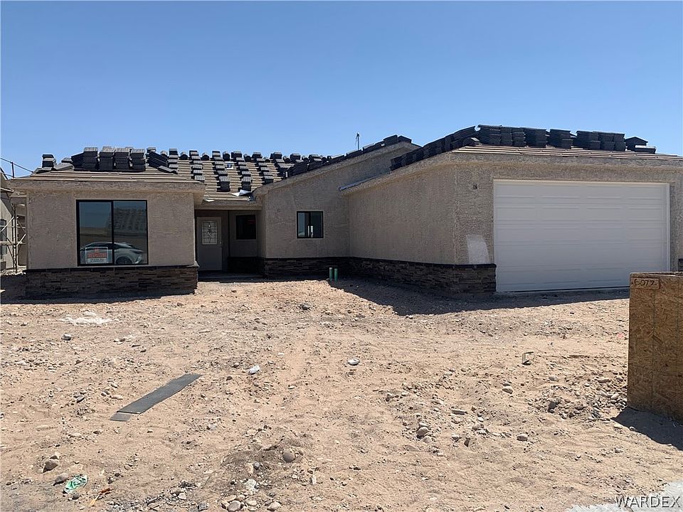 2nd image of 1320 E Cherry Creek Drive