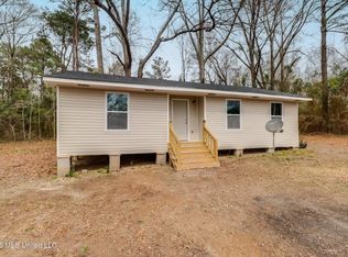 7 Bowen St, Wiggins, MS 39577