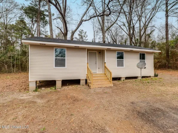 7 Bowen St, Wiggins, MS 39577