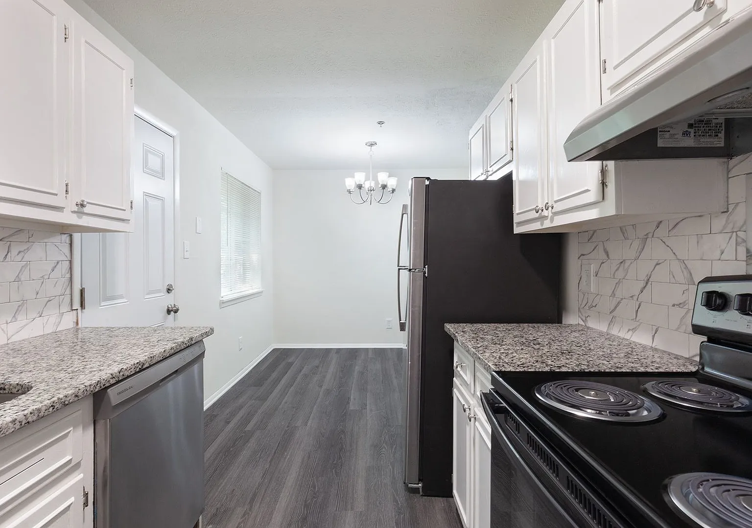 Beautiful, Fully Renovated 1bd/1ba Unit w/ Rear Deck in Ideal Smyrna Location! — Photo 1