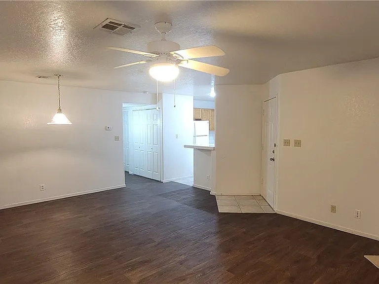 5044 S Rainbow Blvd #104 — Photo 6