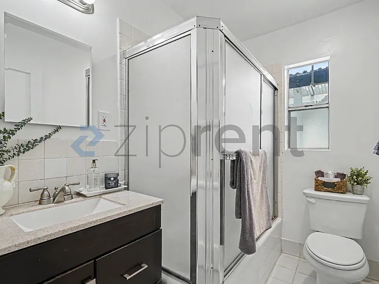 735 S Saint Louis St — Photo 22
