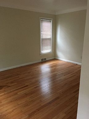 5th image of 21099 Blackmar Ave