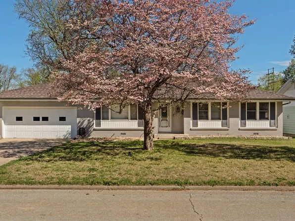 1249 E Edgewood Street, Springfield, MO 65804