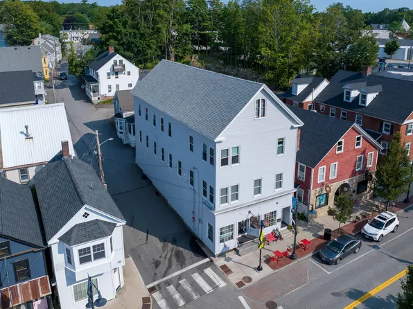 86 Main Street, Newmarket, NH 03857