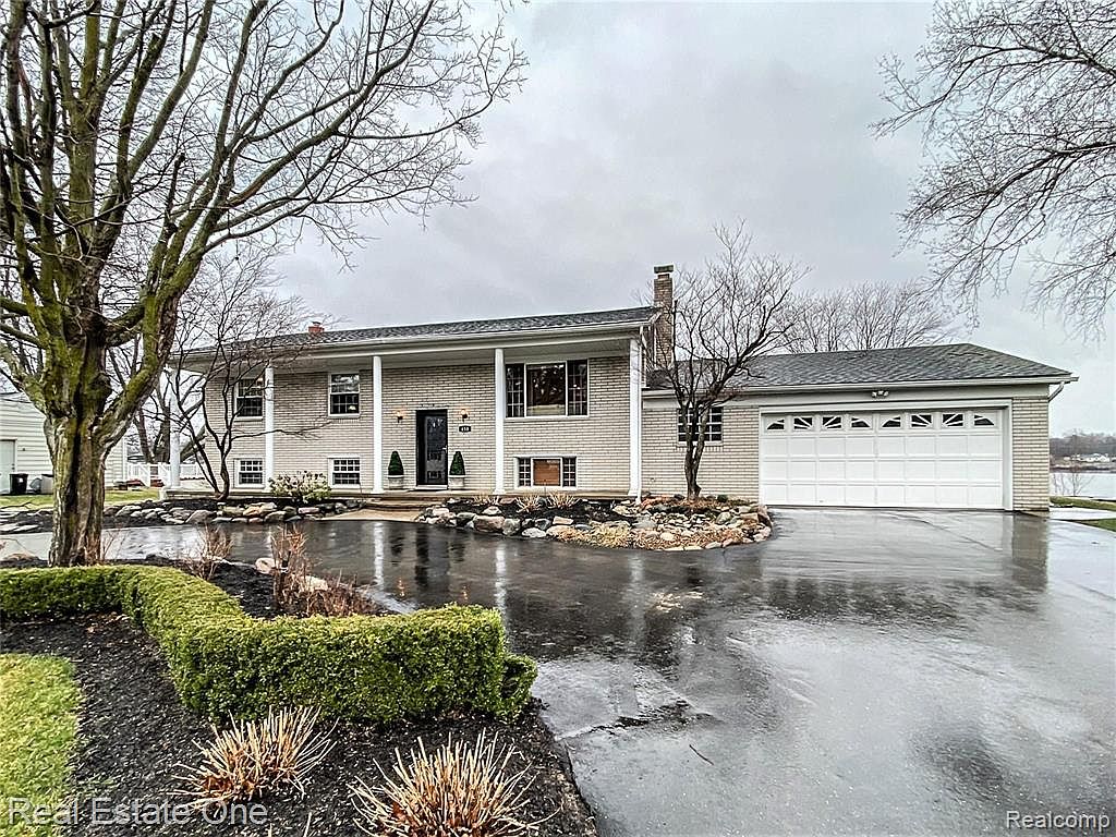 430 Wolverine Dr, Wolverine Lake, MI 48390 Zillow
