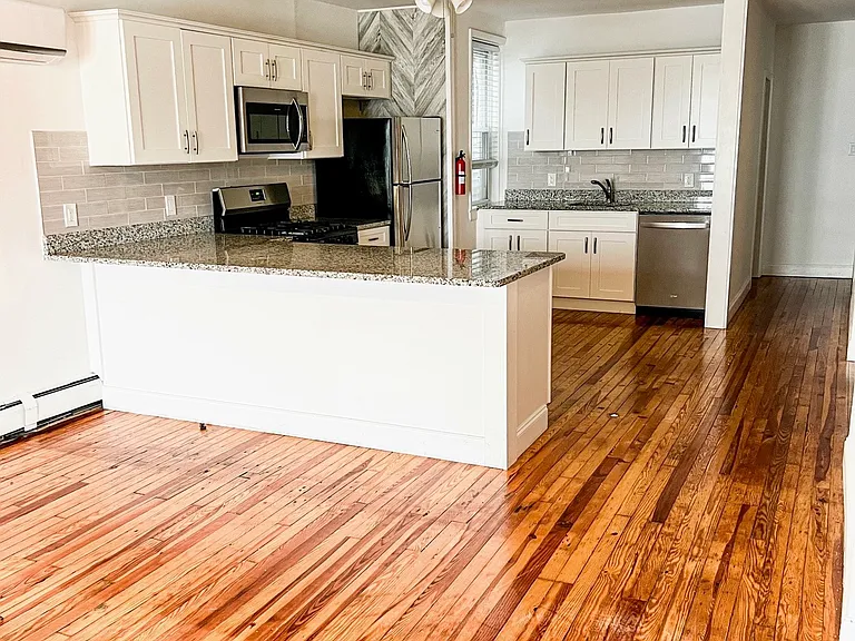 128 N Portland Ave #A — Photo 3