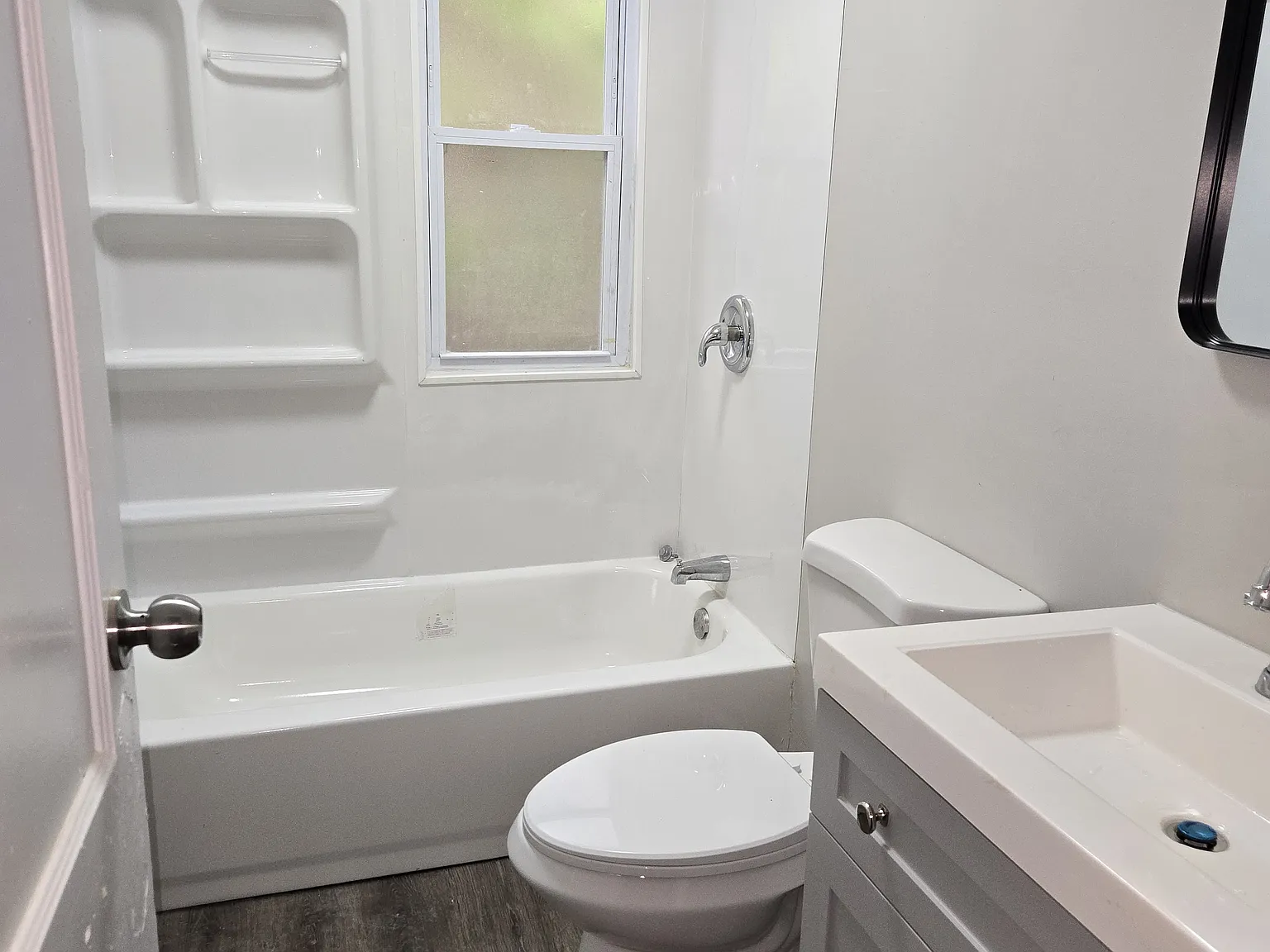4 bed, 1.5 bath, 1315 sqft, $1,500 — Photo 3