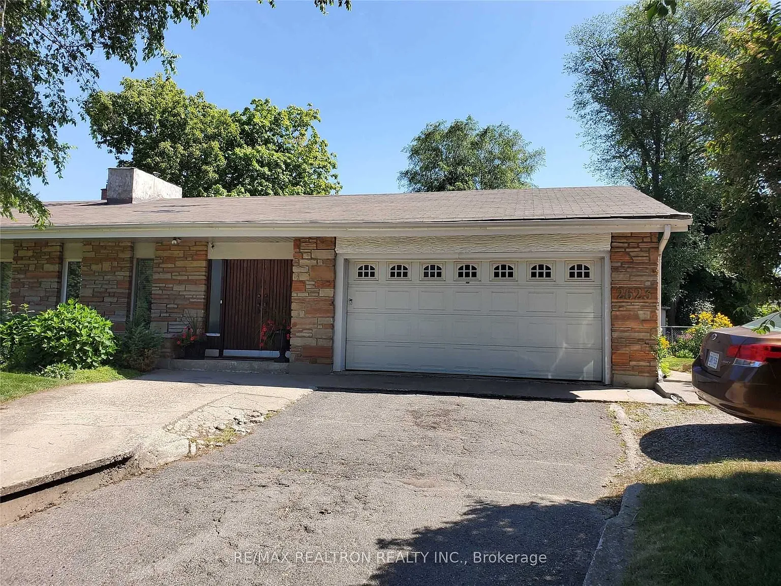 3 bed, $2,700 — Photo 1