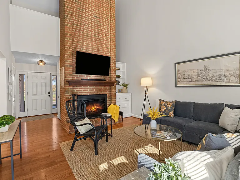 704 Ticonderoga Ave — Photo 6