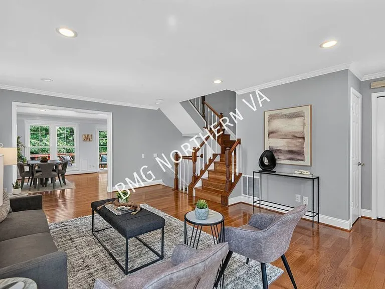 43790 Laburnum Sq — Photo 4