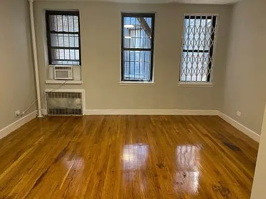 Rented by Gotham City Realty Group | media 18