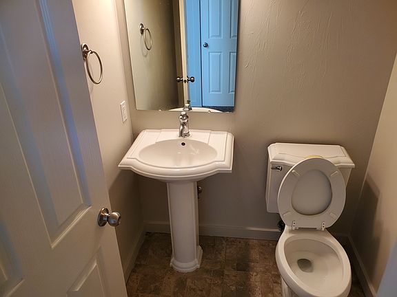 3rd image of 3883 Bosal St