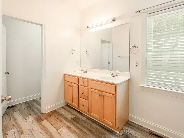 111 Vintage Vale Rd — Photo 17