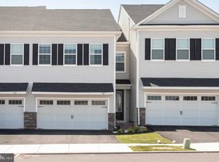165 Knock Hill Dr, Royersford, PA 19468