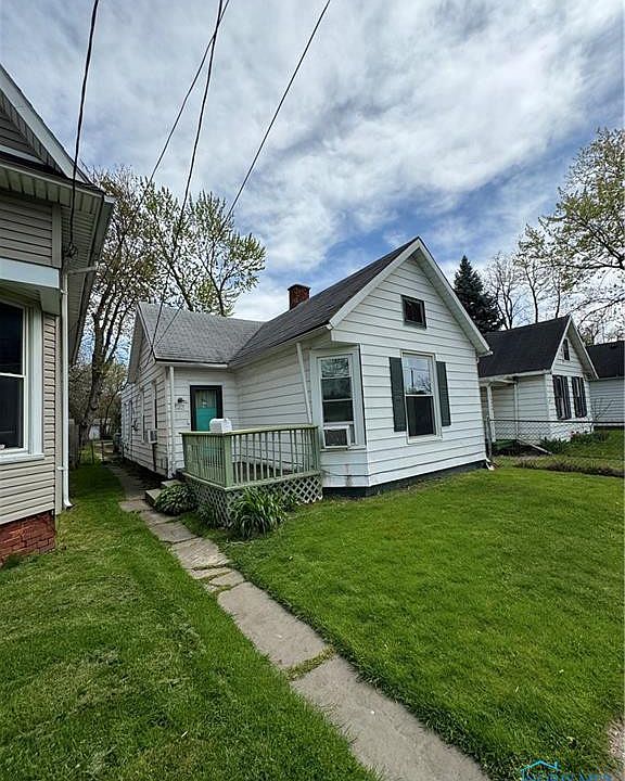 1st image of 323 Hiett Ave