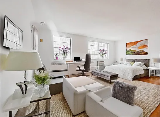 Rented by Manhattan Realty Group | media 6