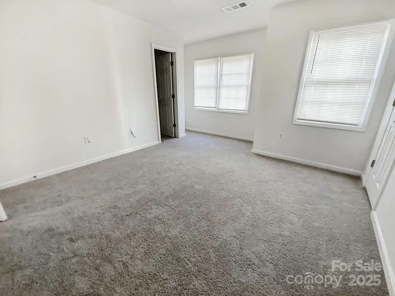 2118 Augusta St — Photo 16