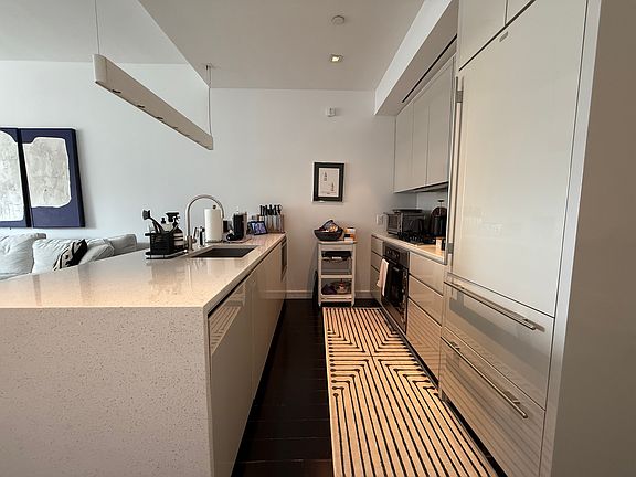 3rd image of 300 E 23rd St APT 11A