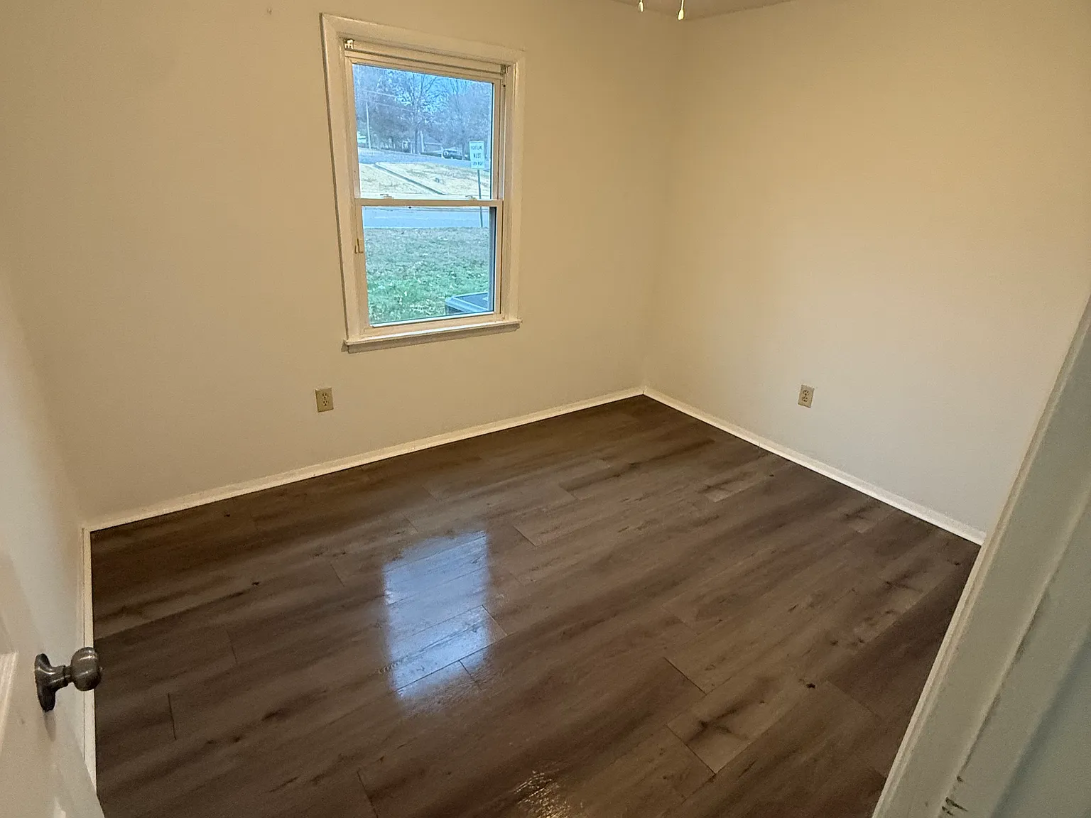 2 bed, 864 sqft, $950 — Photo 2