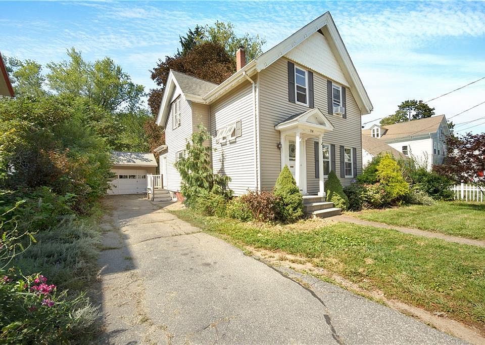 114 Grove St, Lincoln, RI 02865 Zillow