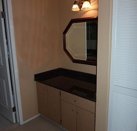 5th image of 617 N Old Woodward Ave APT 7