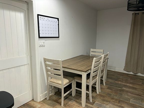 3rd image of 406 Shady Ln